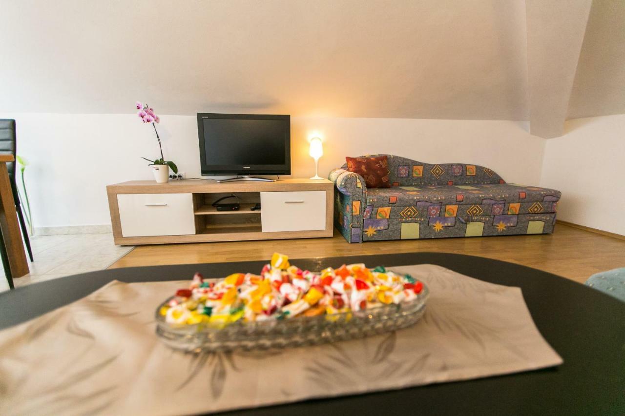 Amela Lägenhet Pula Exteriör bild