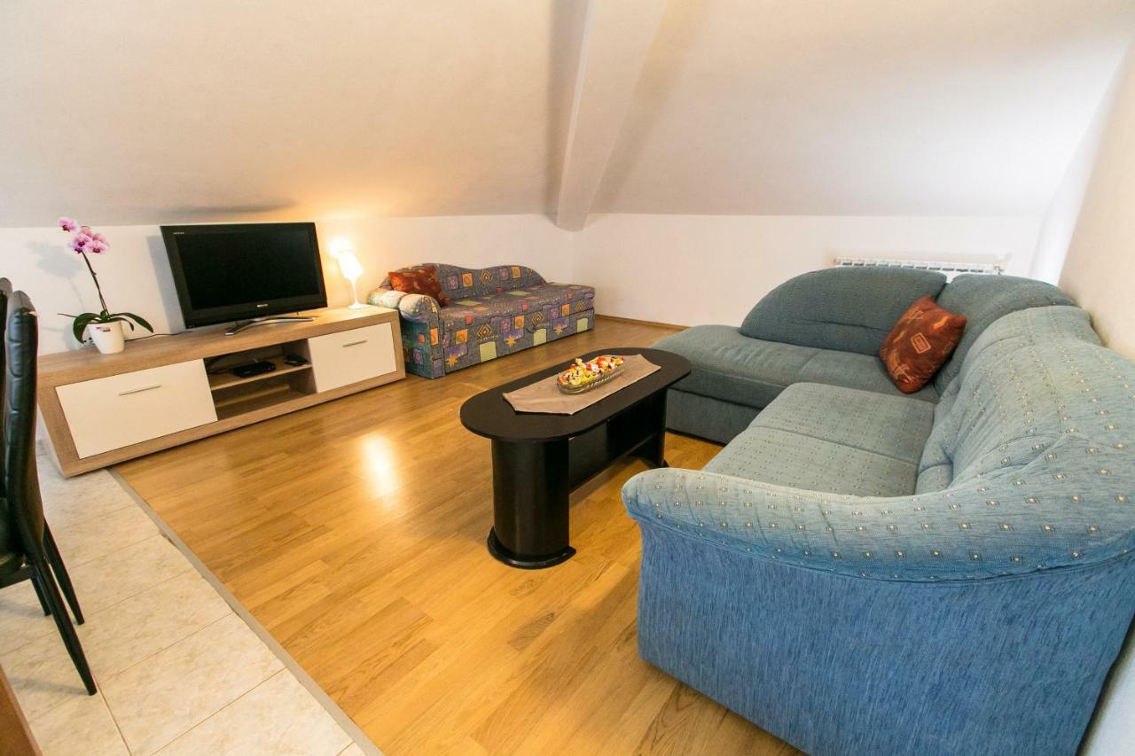 Amela Lägenhet Pula Exteriör bild
